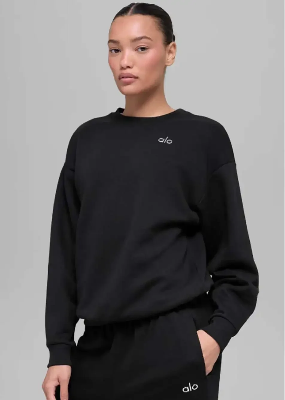 Alo Yoga Accolade Crew Neck Pullover in Black Size Small